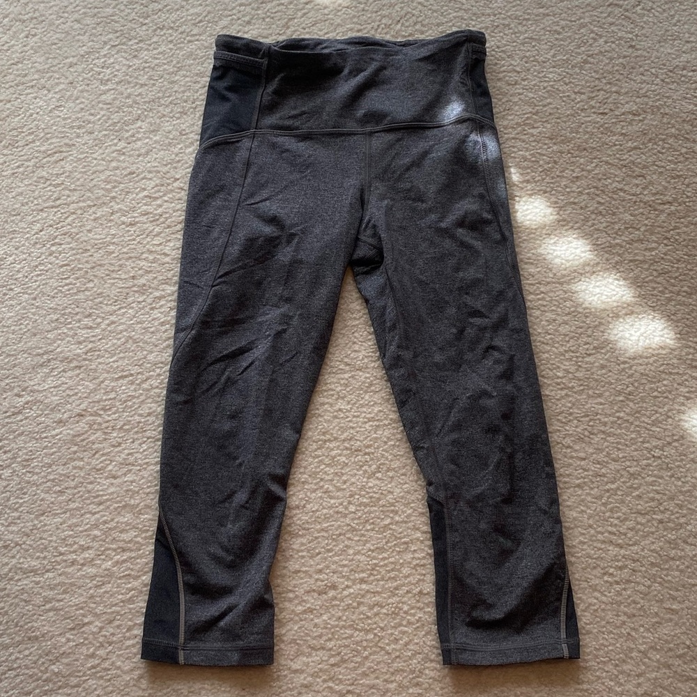Crop grey lulu leggings